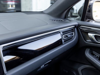 2023 Porsche Macan Macan T