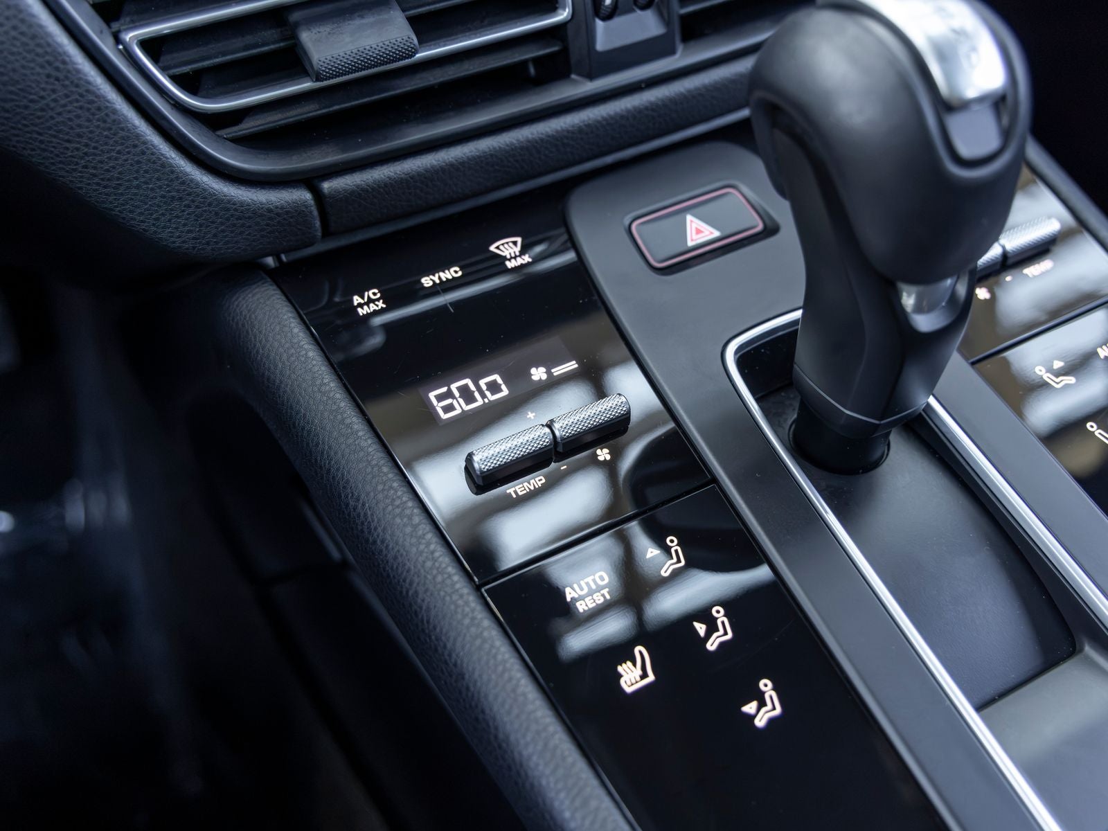 2023 Porsche Macan Macan T