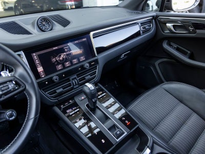 2023 Porsche Macan Macan T