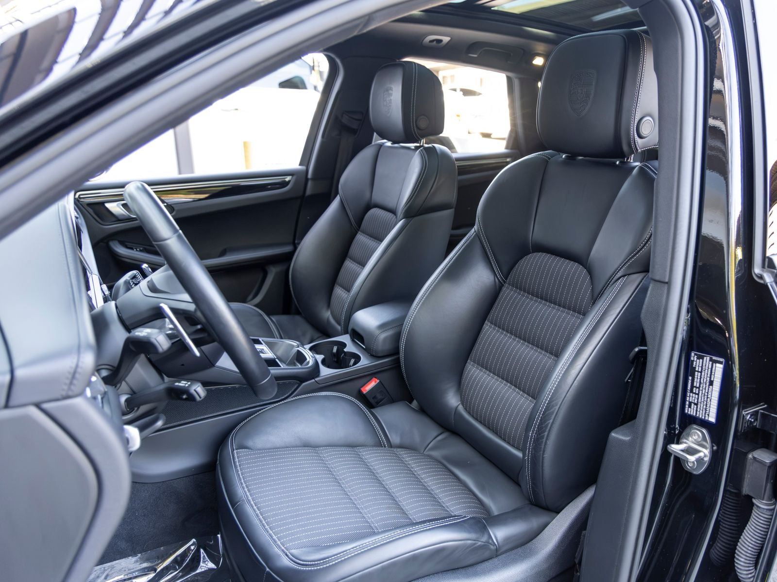 2023 Porsche Macan Macan T