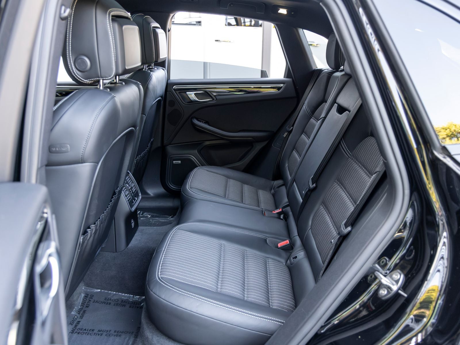 2023 Porsche Macan Macan T