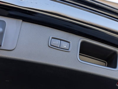 2023 Porsche Macan Macan T