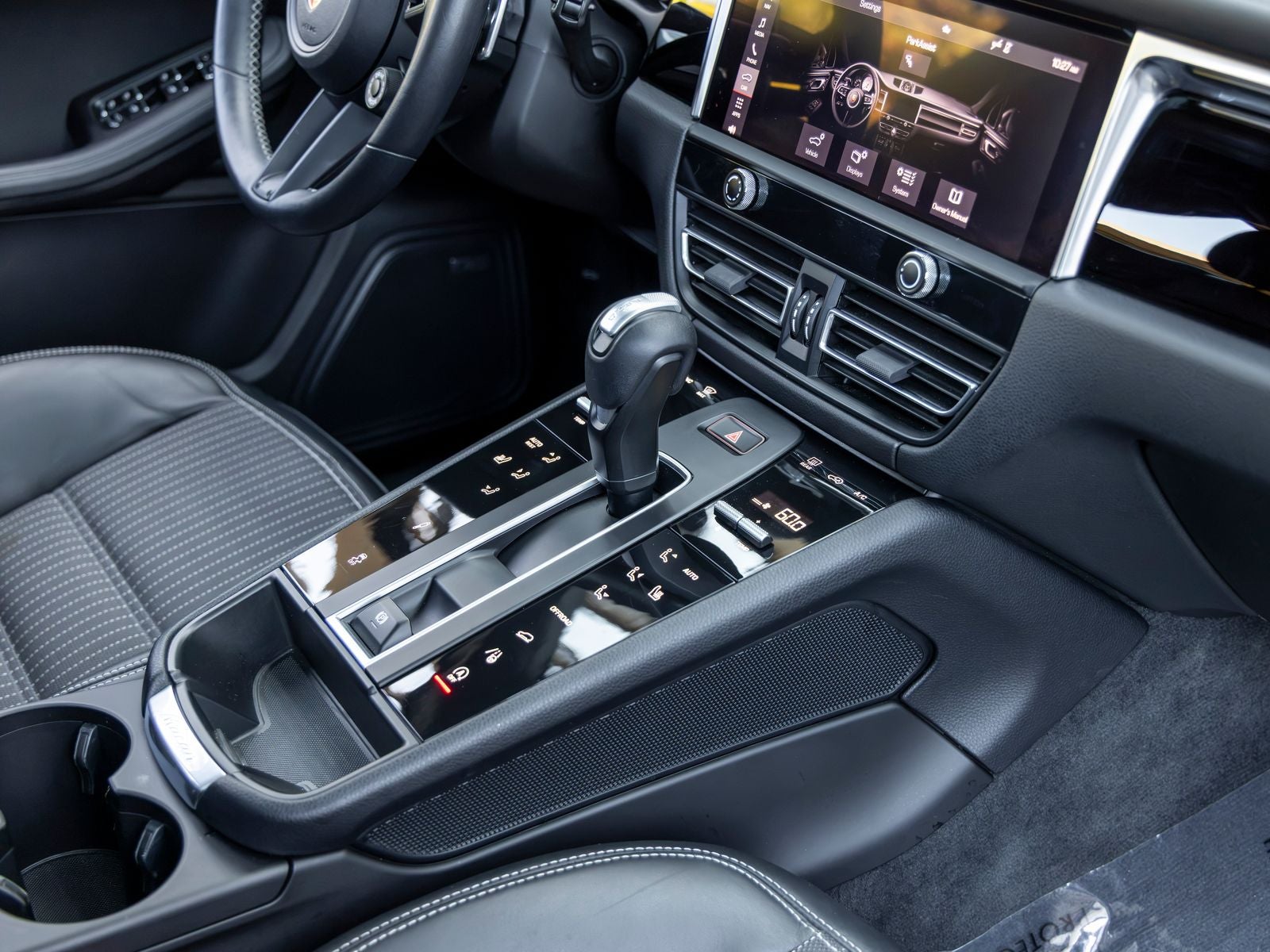 2023 Porsche Macan Macan T