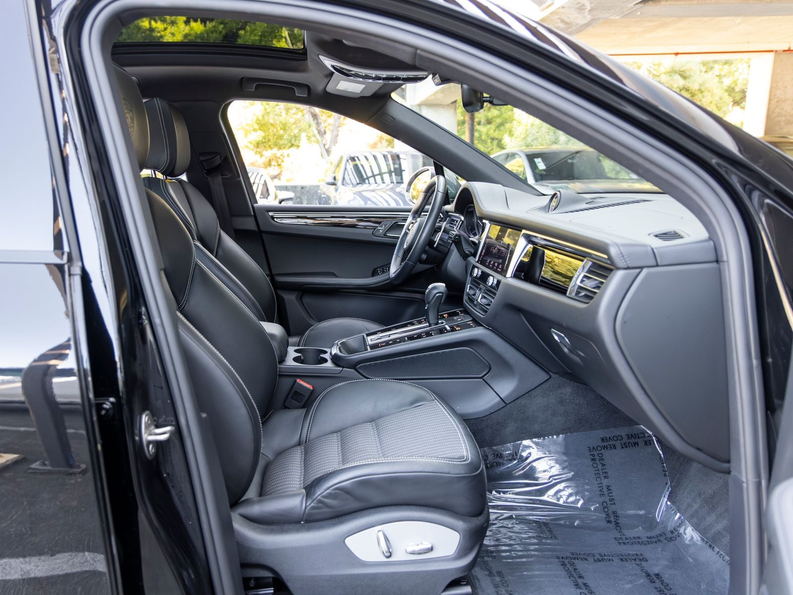 2023 Porsche Macan Macan T