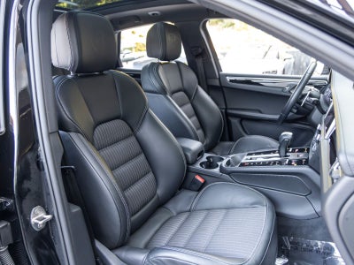 2023 Porsche Macan Macan T