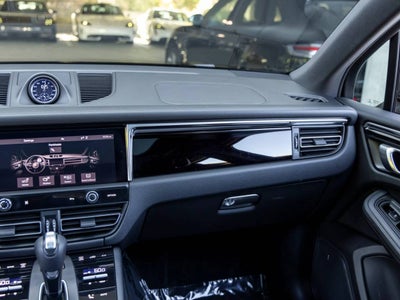 2023 Porsche Macan Macan T