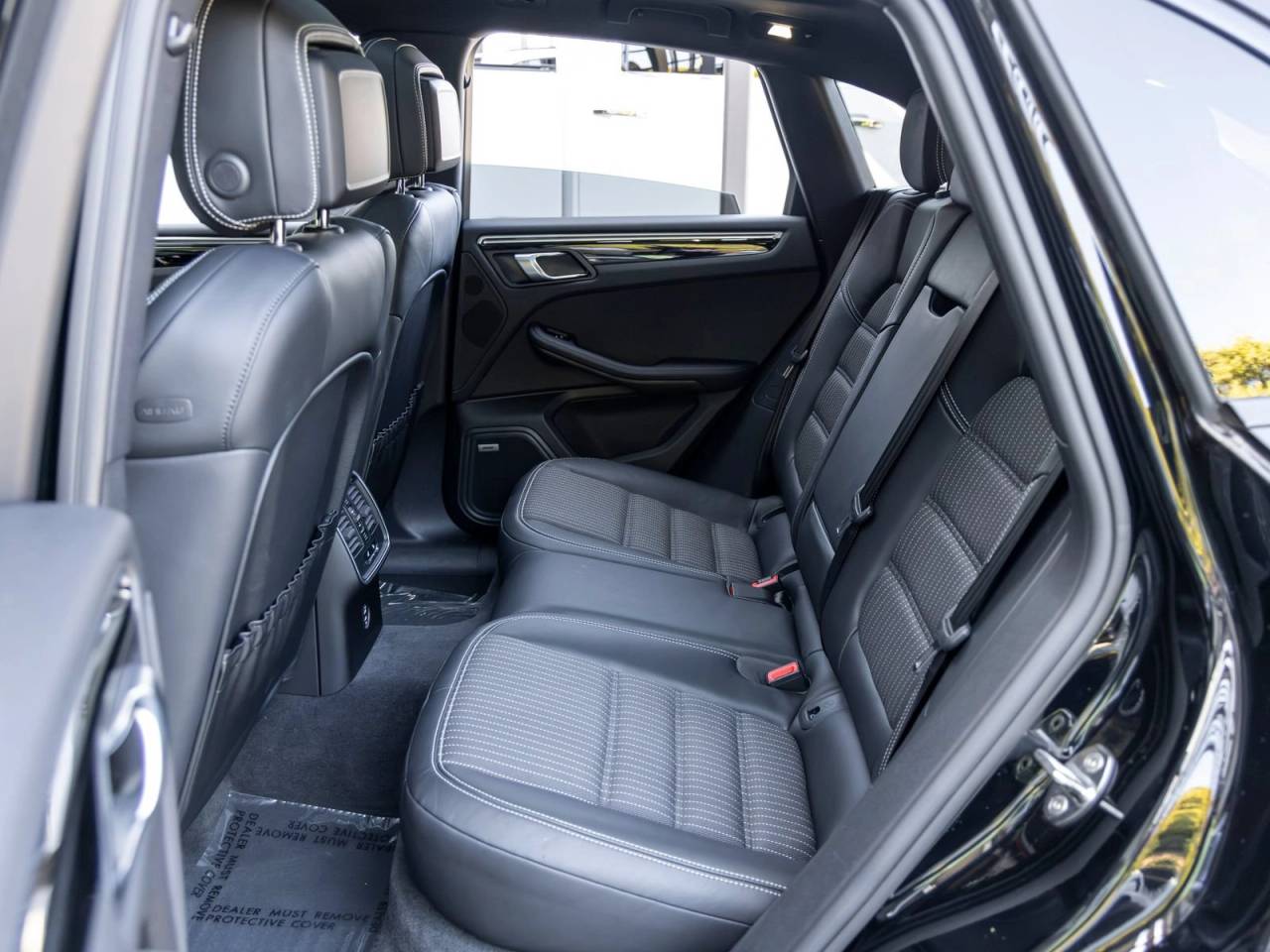 2023 Porsche Macan Macan T