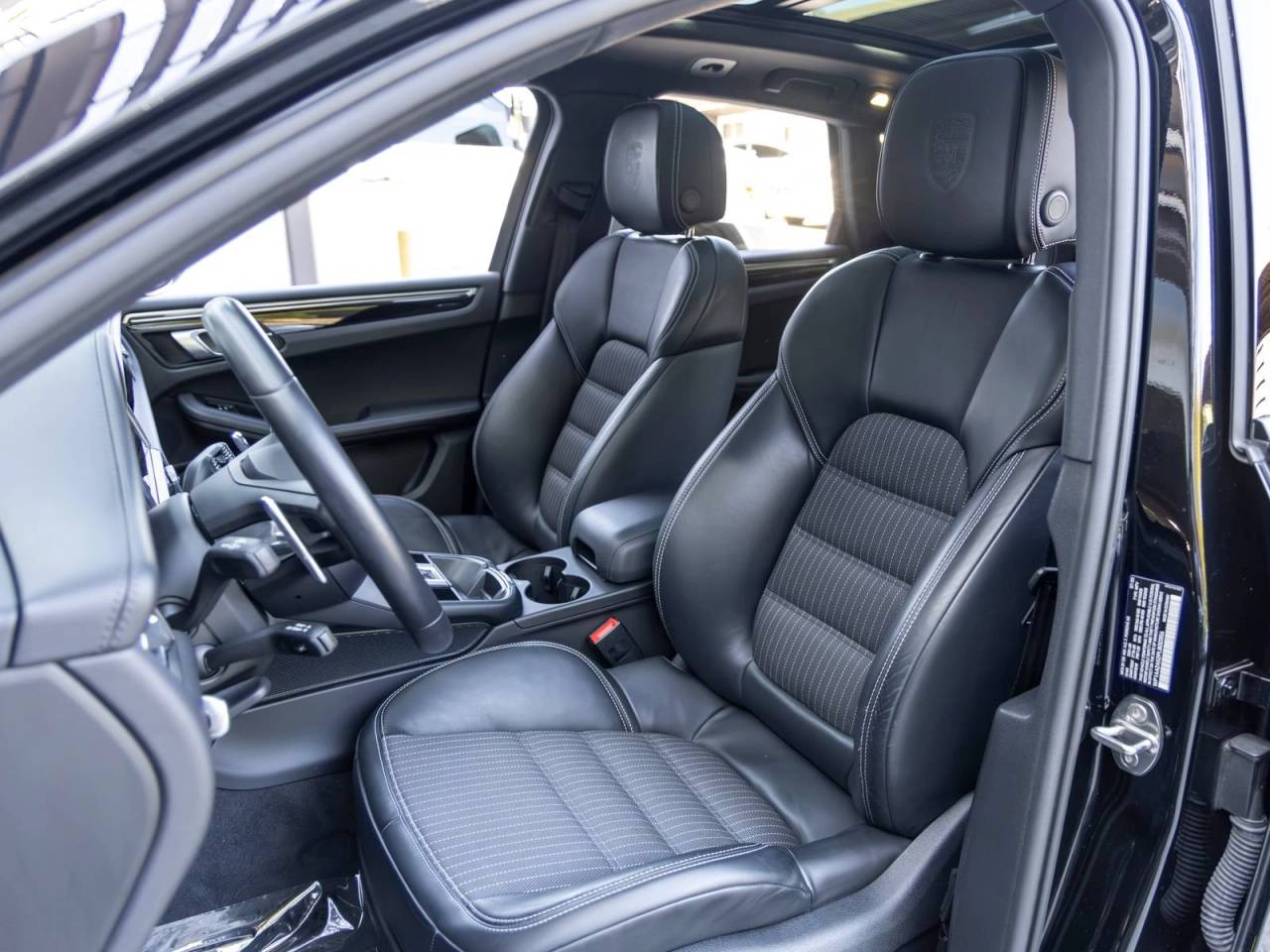 2023 Porsche Macan Macan T