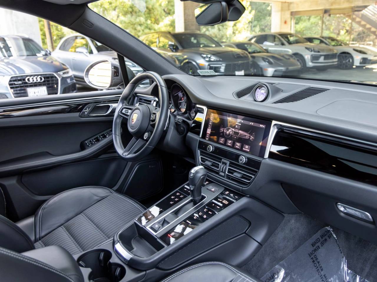2023 Porsche Macan Macan T