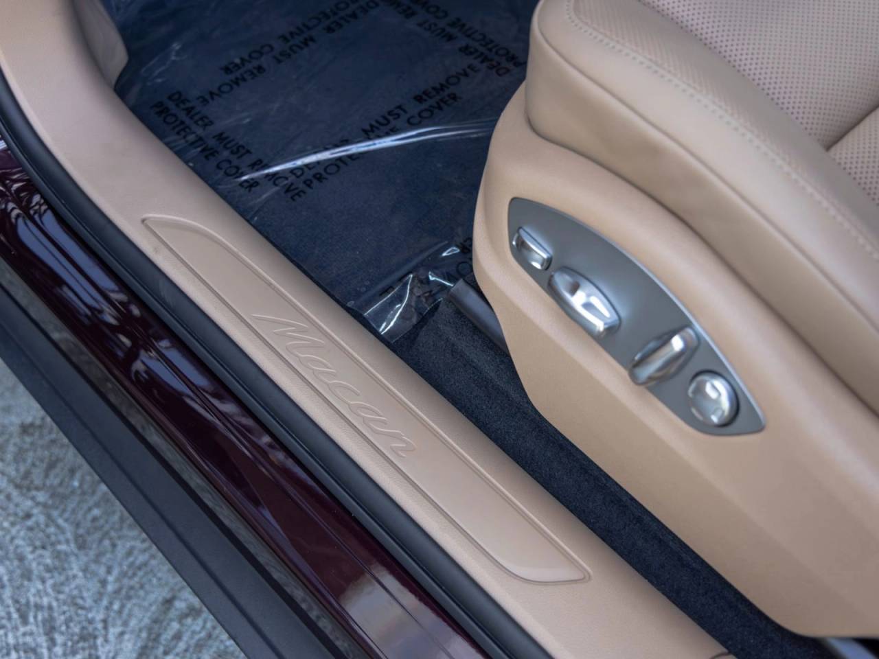 2026 Porsche Macan Base