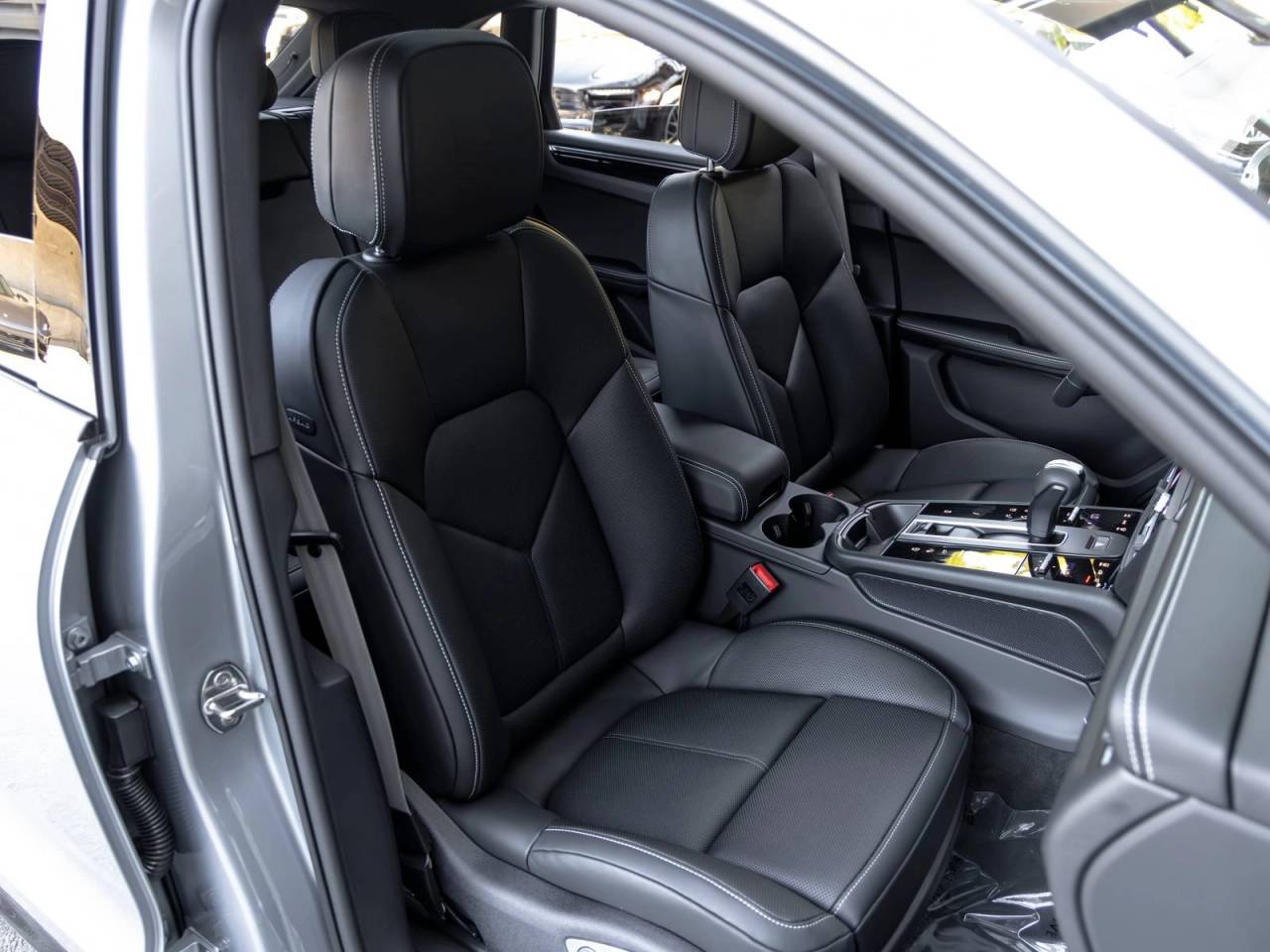 2026 Porsche Macan Macan T