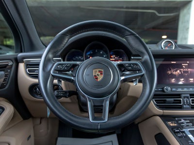2020 Porsche Macan Macan