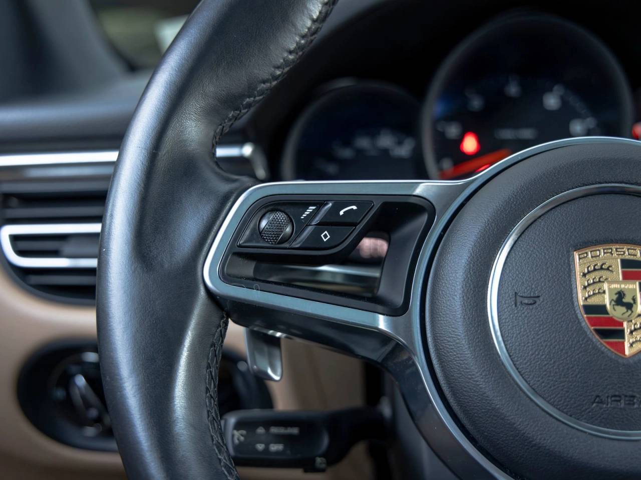 2020 Porsche Macan Macan
