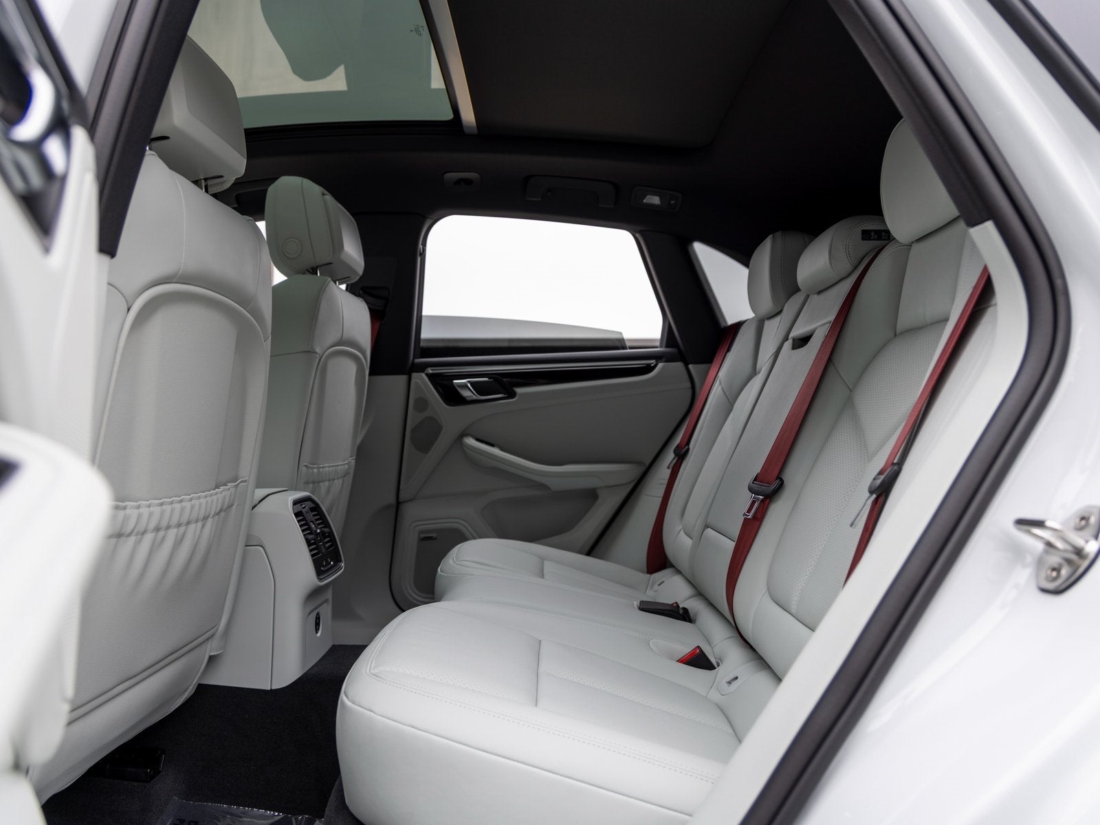 2025 Porsche Macan Macan