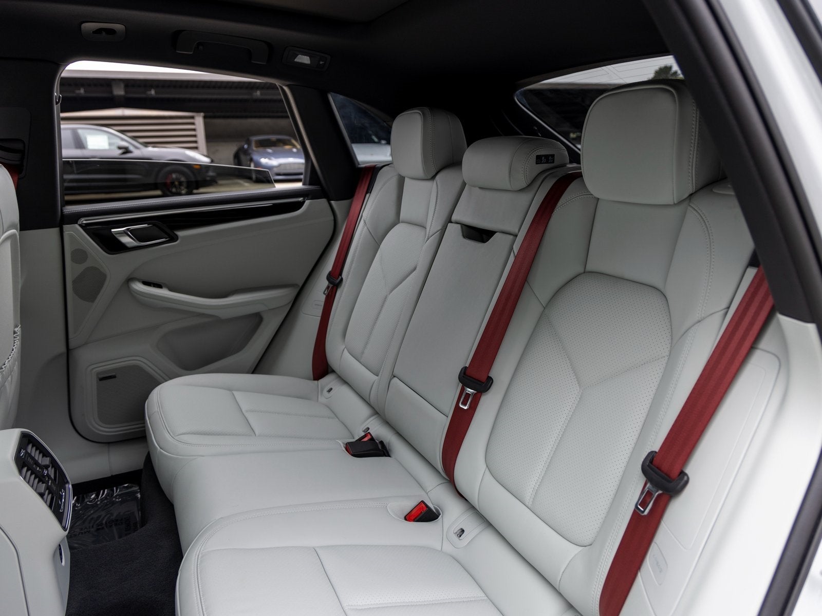 2025 Porsche Macan Macan