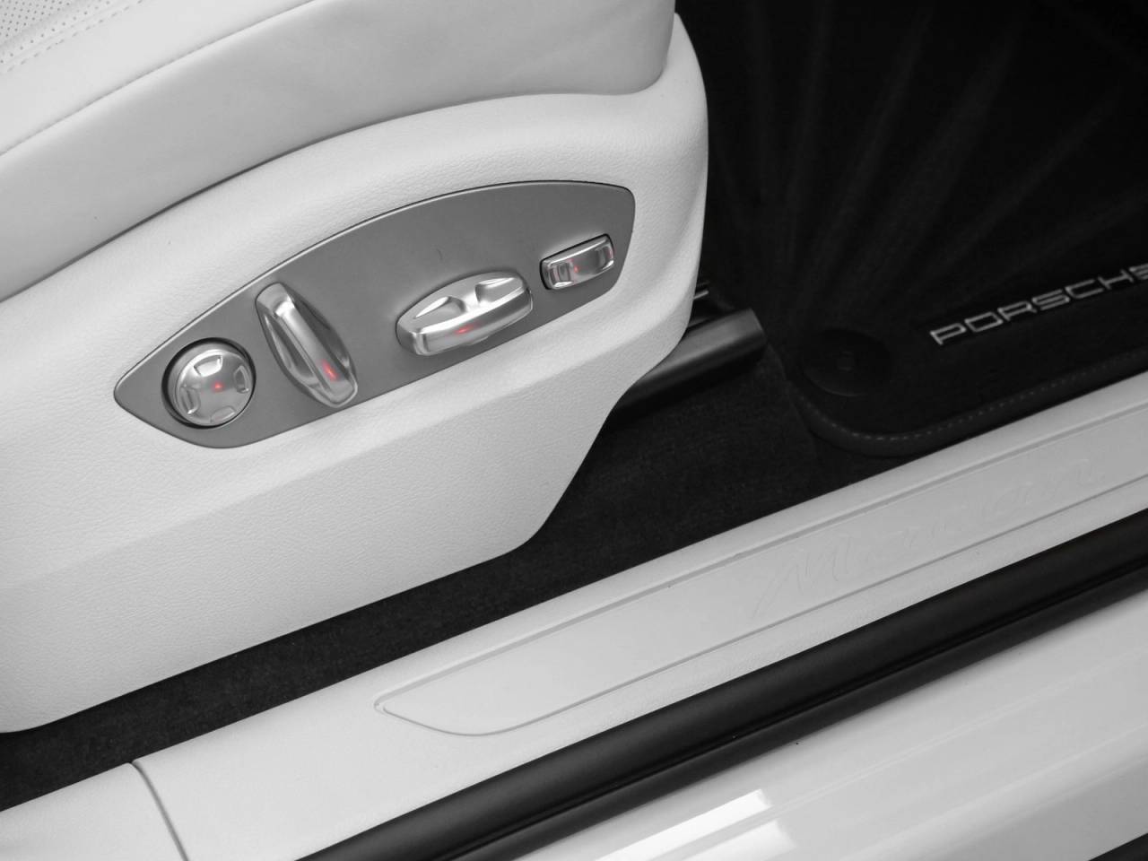 2025 Porsche Macan Macan