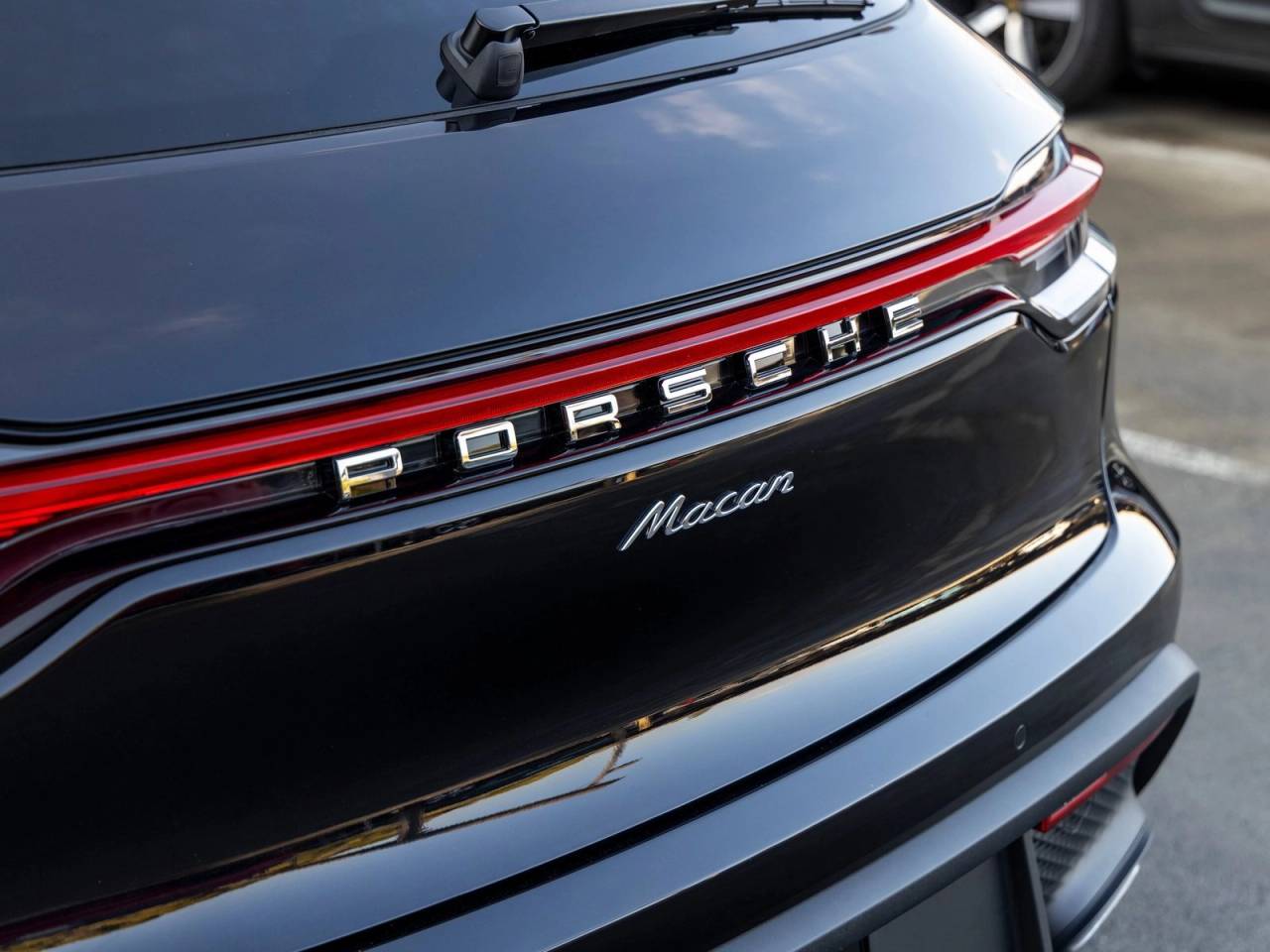 2026 Porsche Macan Base