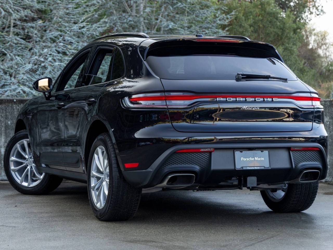 2026 Porsche Macan Base