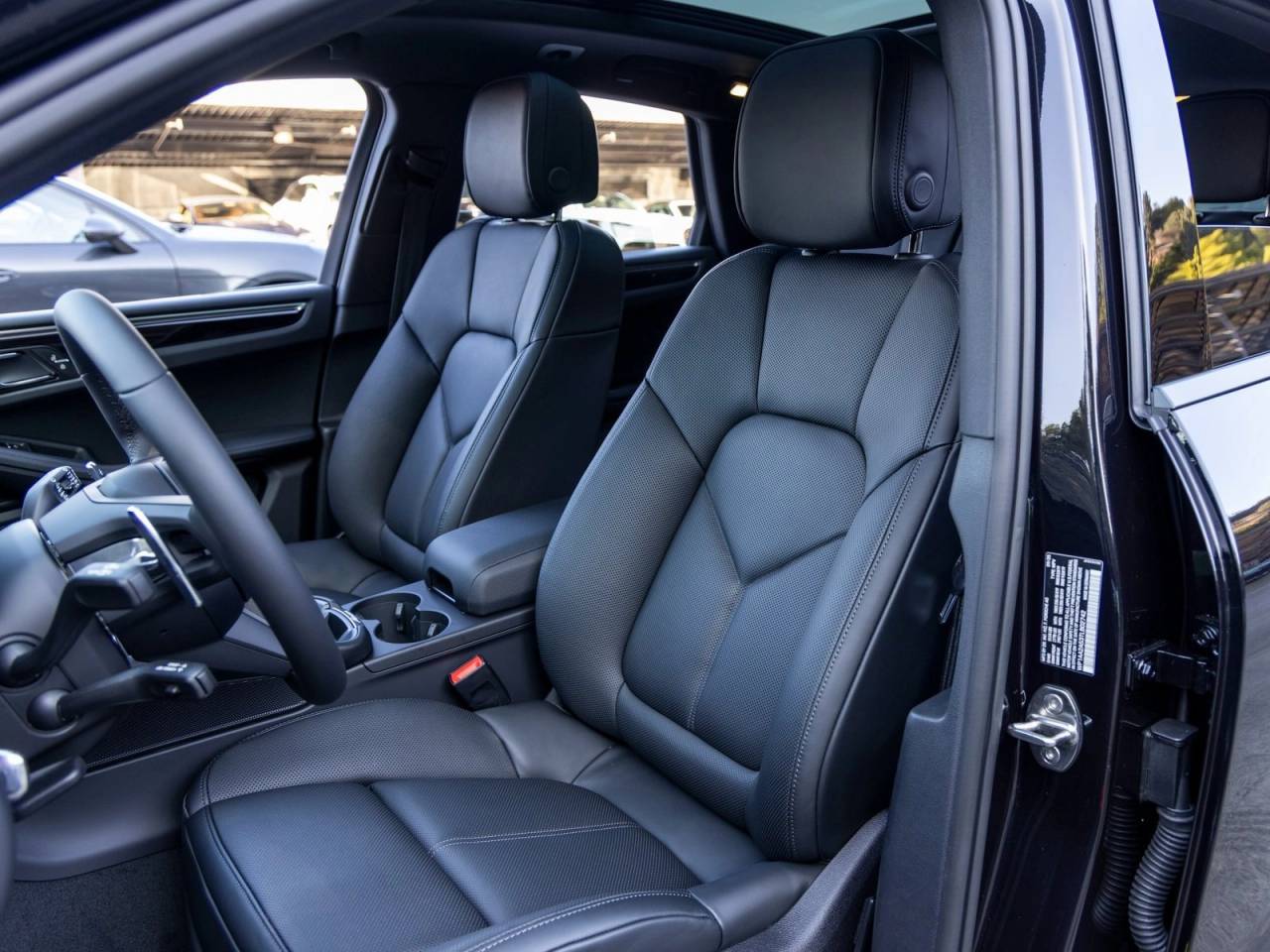 2026 Porsche Macan Base
