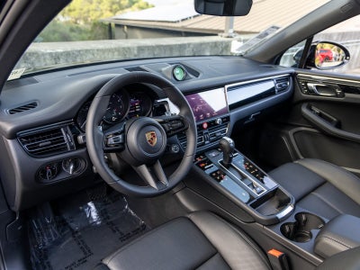 2026 Porsche Macan Macan