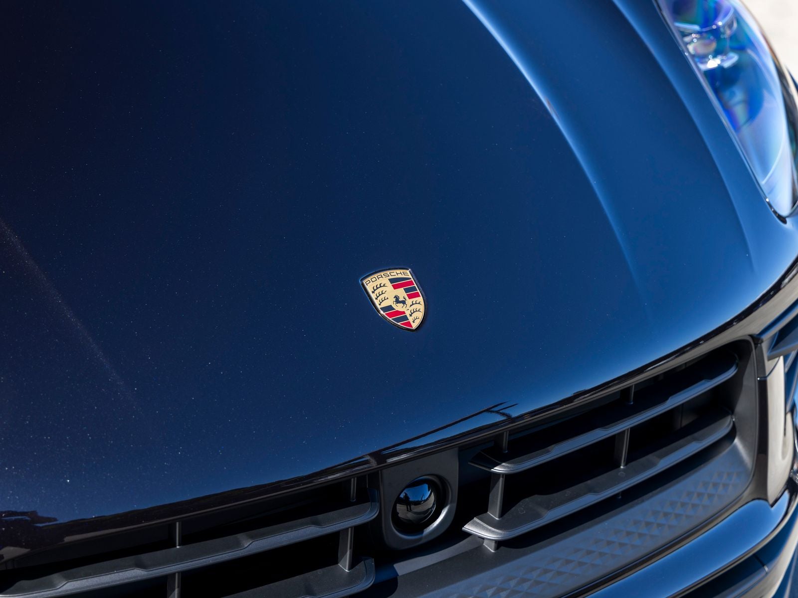 2026 Porsche Macan Base