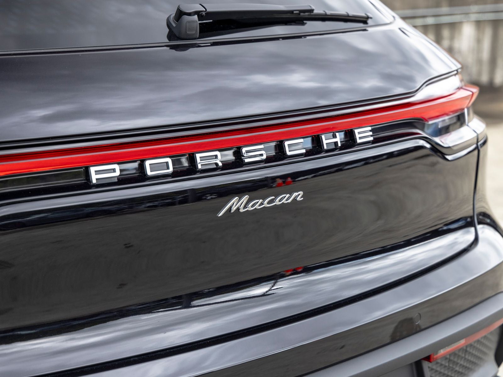 2026 Porsche Macan Base