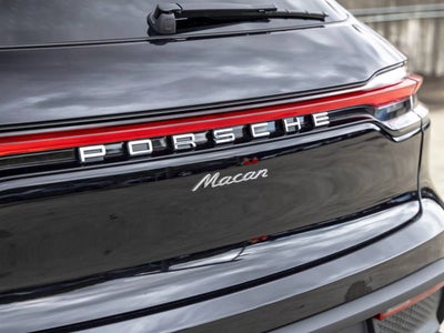 2026 Porsche Macan Base