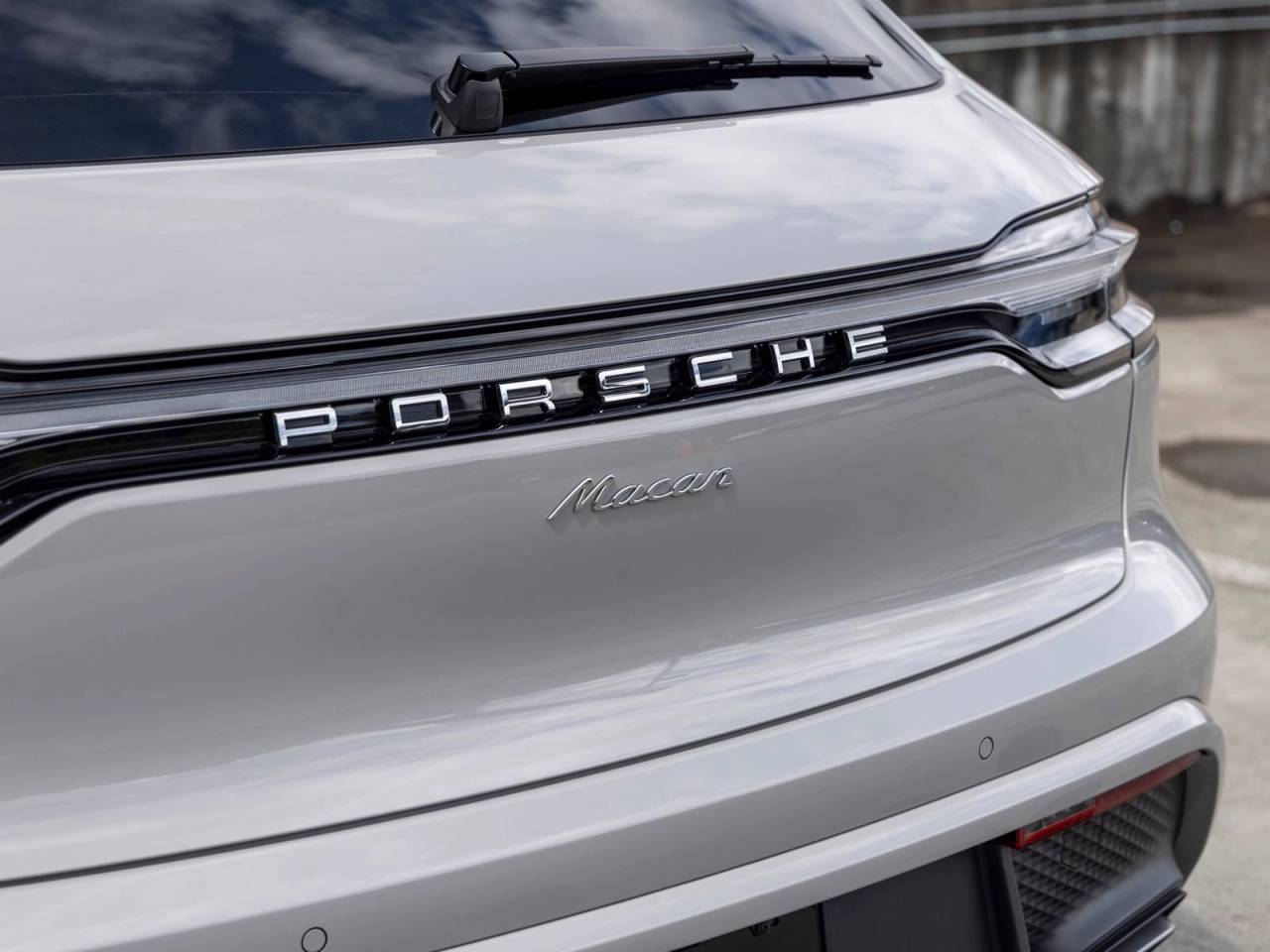 2026 Porsche Macan Base