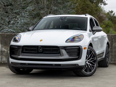 2023 Porsche Macan Macan T (MY23)