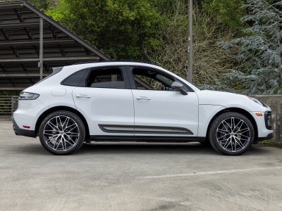 2023 Porsche Macan Macan T (MY23)
