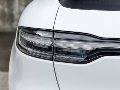 2023 Porsche Macan Macan T (MY23)