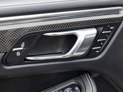 2023 Porsche Macan Macan T (MY23)