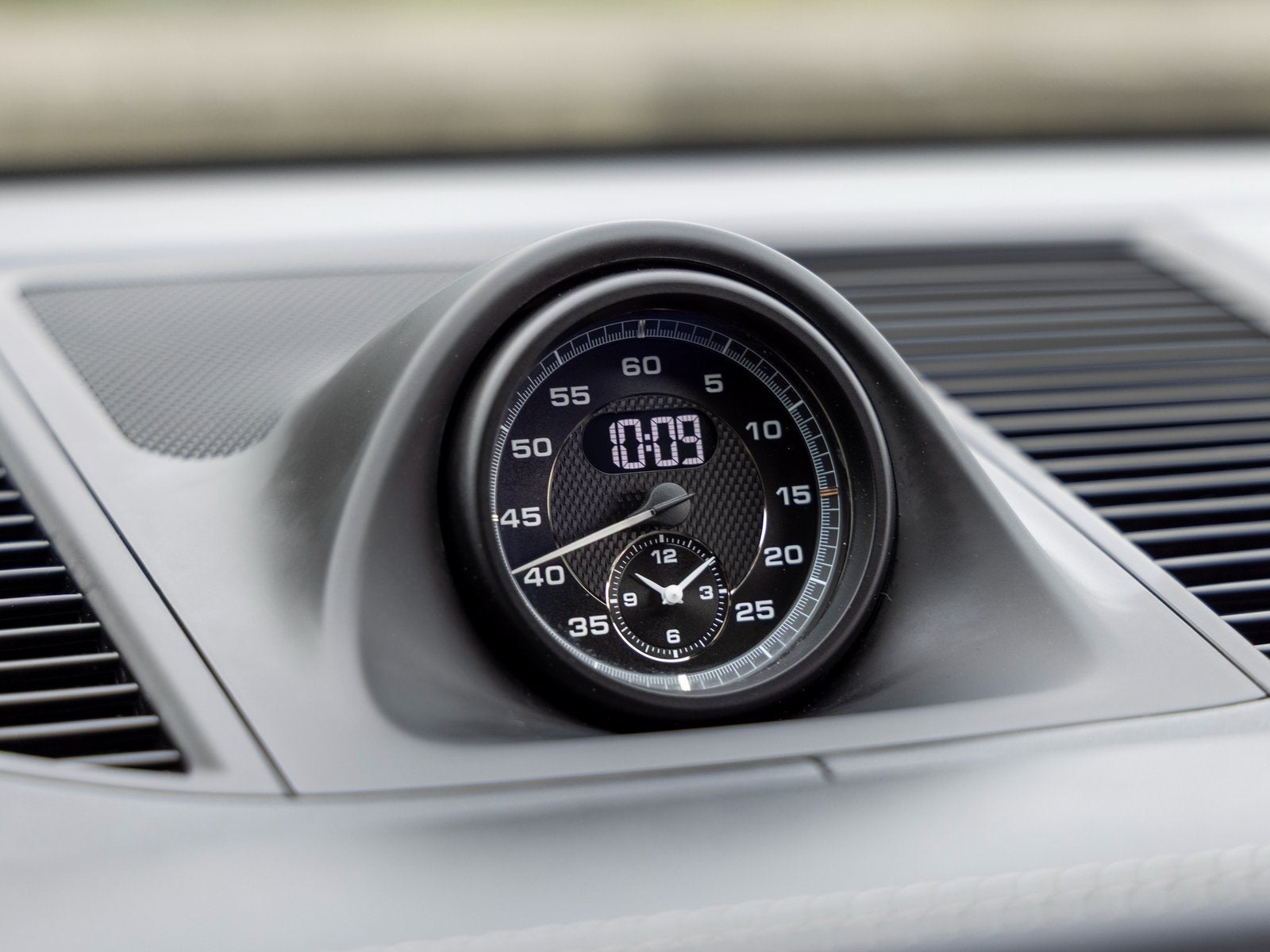 2023 Porsche Macan Macan T (MY23)