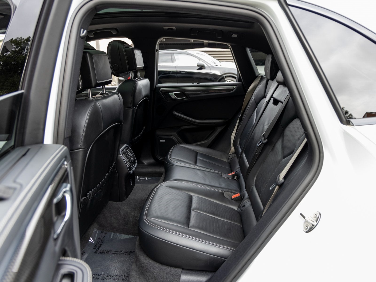 2023 Porsche Macan Macan T (MY23)