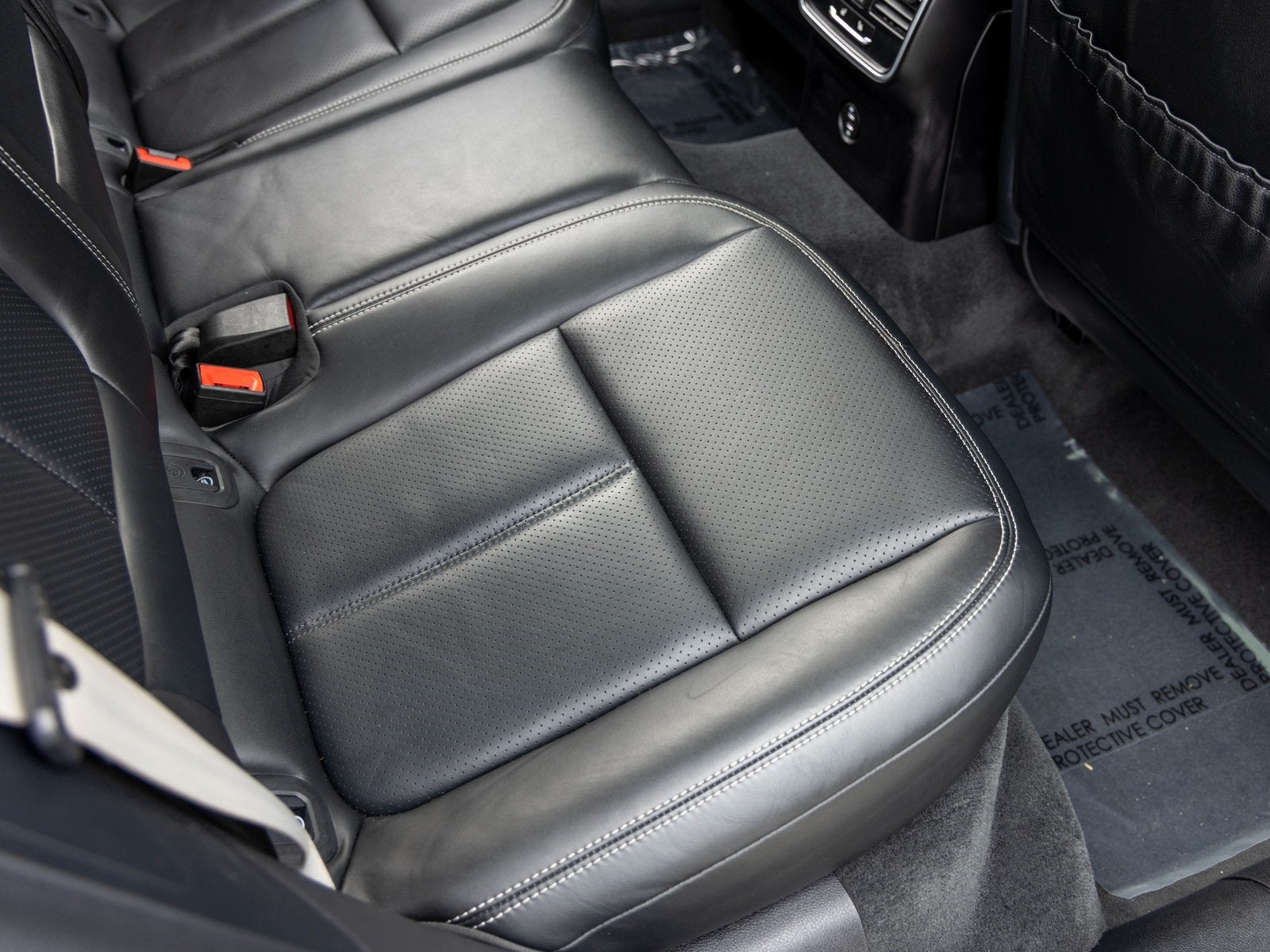 2023 Porsche Macan Macan T (MY23)