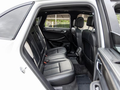 2023 Porsche Macan Macan T (MY23)