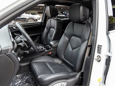 2023 Porsche Macan Macan T (MY23)