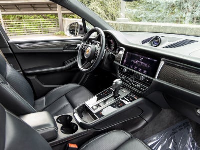 2023 Porsche Macan Macan T (MY23)