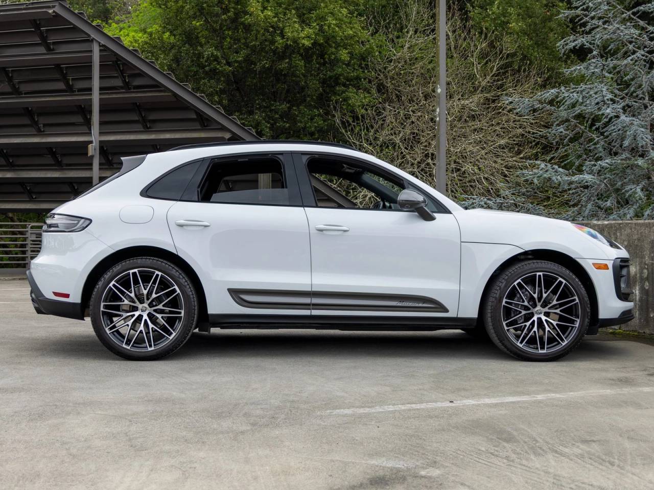 2023 Porsche Macan Macan T (MY23)
