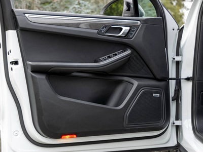 2023 Porsche Macan Macan T (MY23)