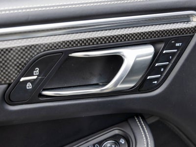 2023 Porsche Macan Macan T (MY23)