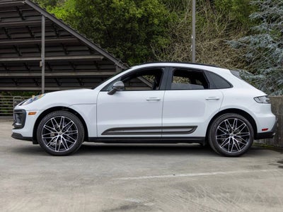 2023 Porsche Macan Macan T (MY23)