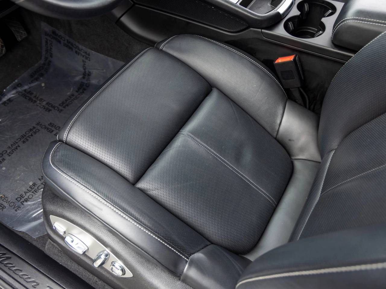 2023 Porsche Macan Macan T (MY23)