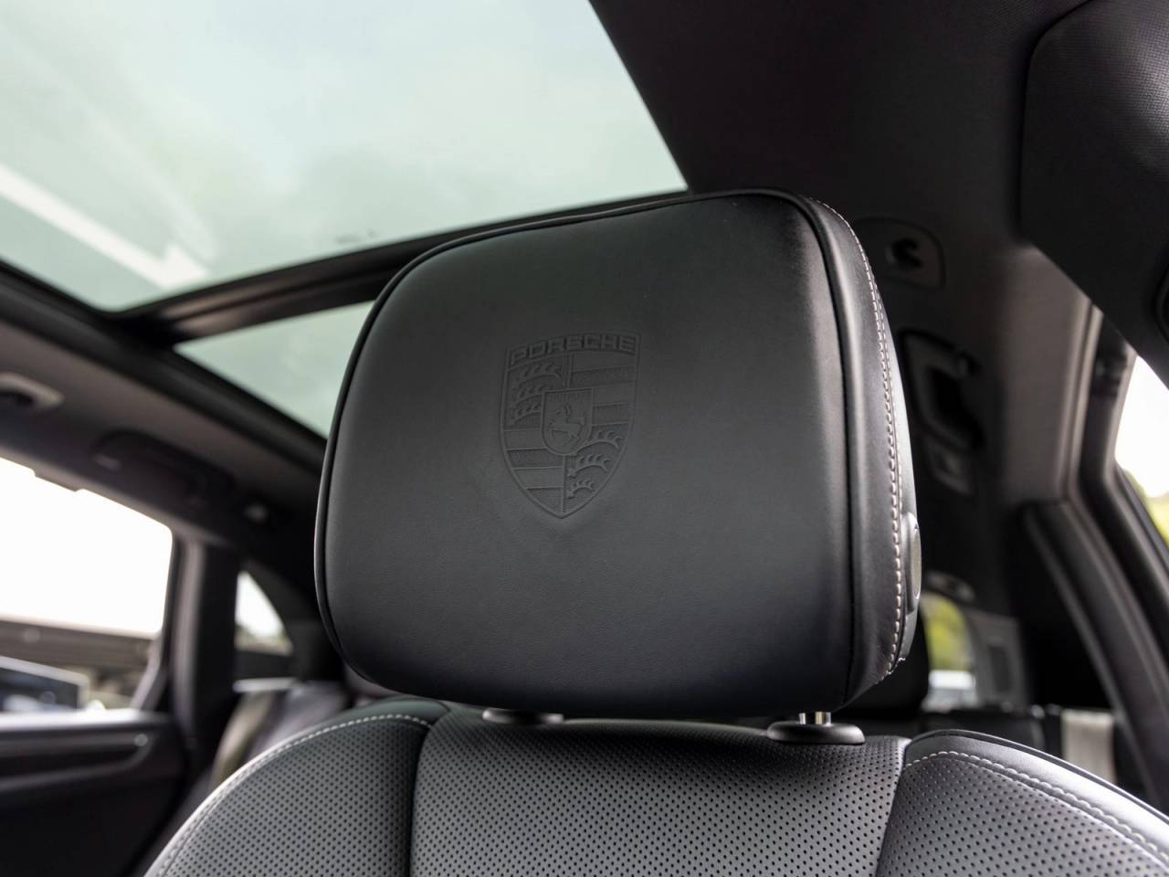 2023 Porsche Macan Macan T (MY23)