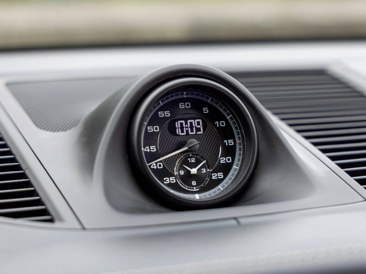 2023 Porsche Macan Macan T (MY23)