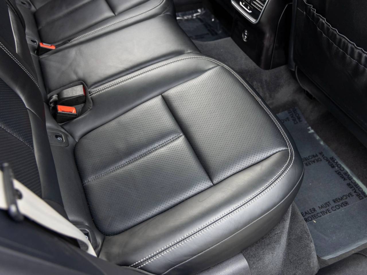 2023 Porsche Macan Macan T (MY23)