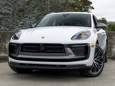 2023 Porsche Macan Macan T (MY23)