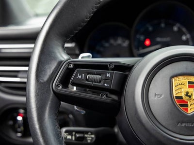 2023 Porsche Macan Macan T (MY23)