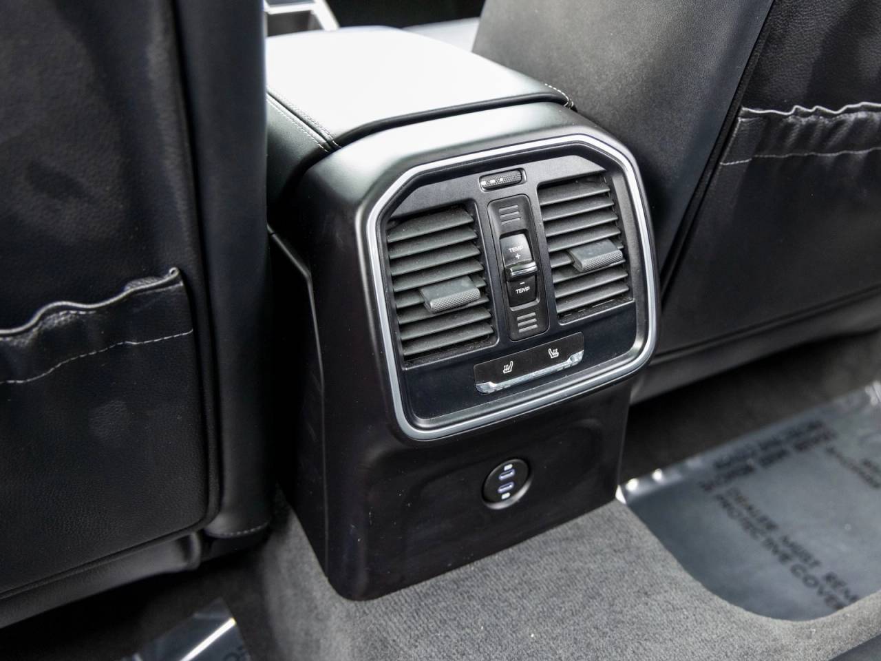 2023 Porsche Macan Macan T (MY23)