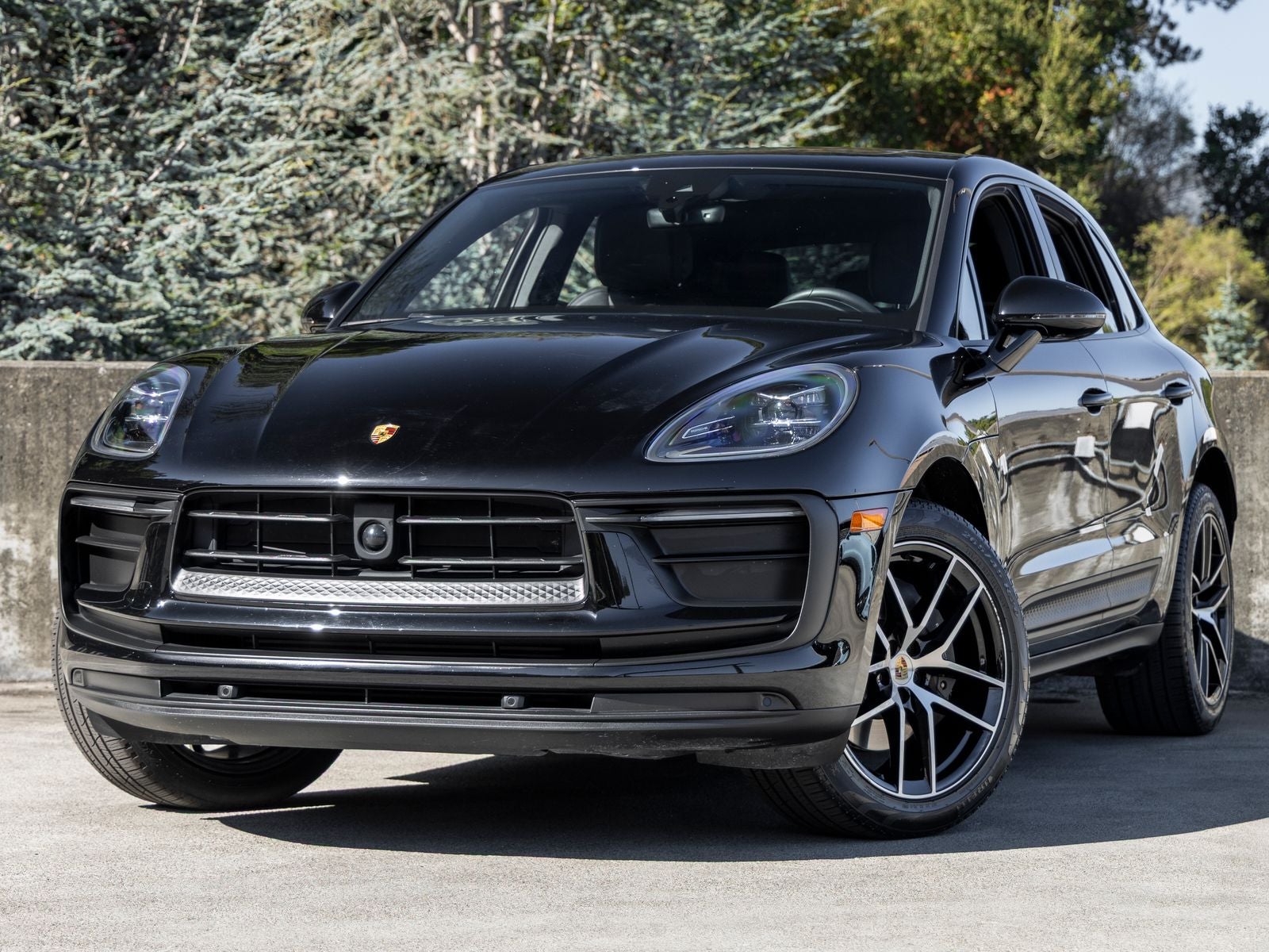 2023 Porsche Macan Base